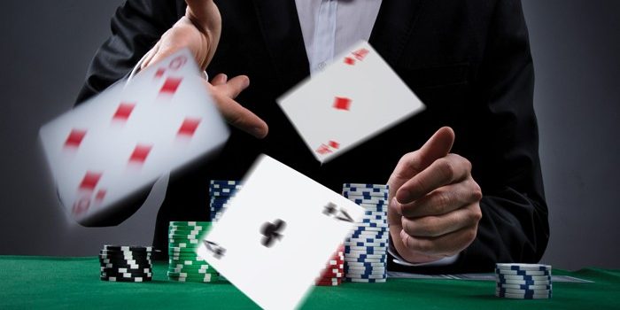 Things to look at while choosing a site to play poker games